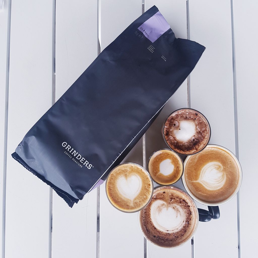 BlondCatering's tweet photo. ☕️ Kick start your week with a great grinders coffee from our team at Café 44 in the CYCA. ☕️
#breakfast #coffee #coffeeoftheday #votd #sydney #coffeegram #coffeelover #coffeebreak #coffeetime #blondcatering #supportlocalbusiness #darlingpoint #rushcuttersbay #easternsuburbs https://t.co/93uvMsaqHS