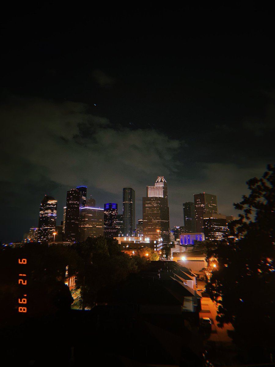 reexe_w's tweet photo. 20th in my city 🌃 https://t.co/0KmLzvKZD9