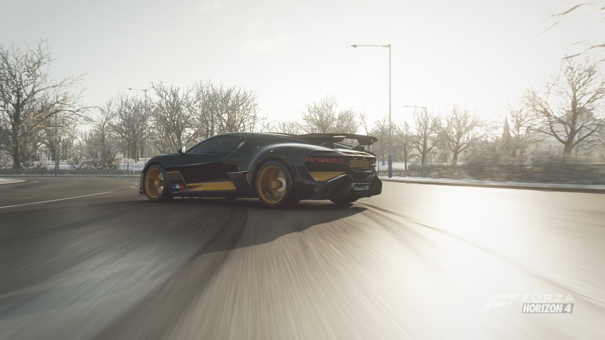 ArcaDuper's tweet photo. Do you have that super cool Bugatti Divo to drift with me like this ? :) #ForzaHorizon4 https://t.co/lMeEIA3TrF