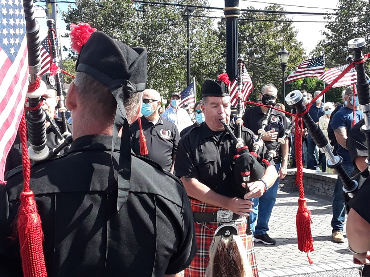 LoreeSuttonNYC's tweet photo. Proud to join the 9/11 community of heroes, survivors & families of those lost after 9/11 @JohnFeal1 & #WTC families, thank you for welcoming me to your sacred place. #honor #MountainMoved such a beautiful tribute. #Alvarez #Pfeifer #Zadroga #NeverForget
https://t.co/yalwxJhUcD https://t.co/MeN7Z0gnAy