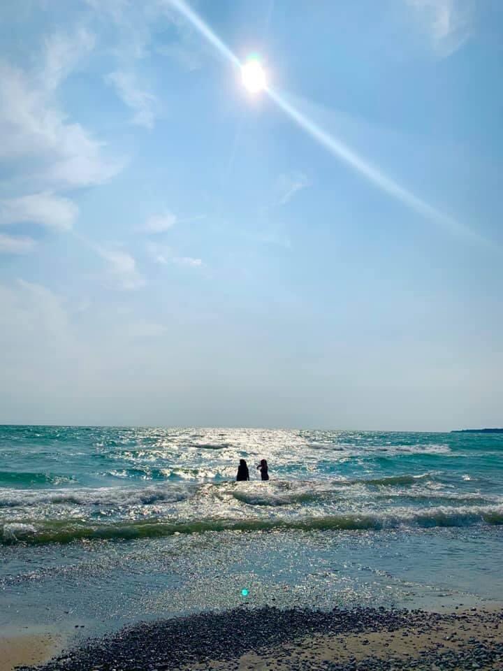 TawnyaCSmith's tweet photo. Living in the MOMENT!!!
What to do when you find a beach-with perfect waves but you & your daughter don’t have your bathing suits???? You improvise & jump right in!! Trying to teach my daughters by example!
#todayslifelesson
#liveyourbestlife https://t.co/boXuCLcFBq