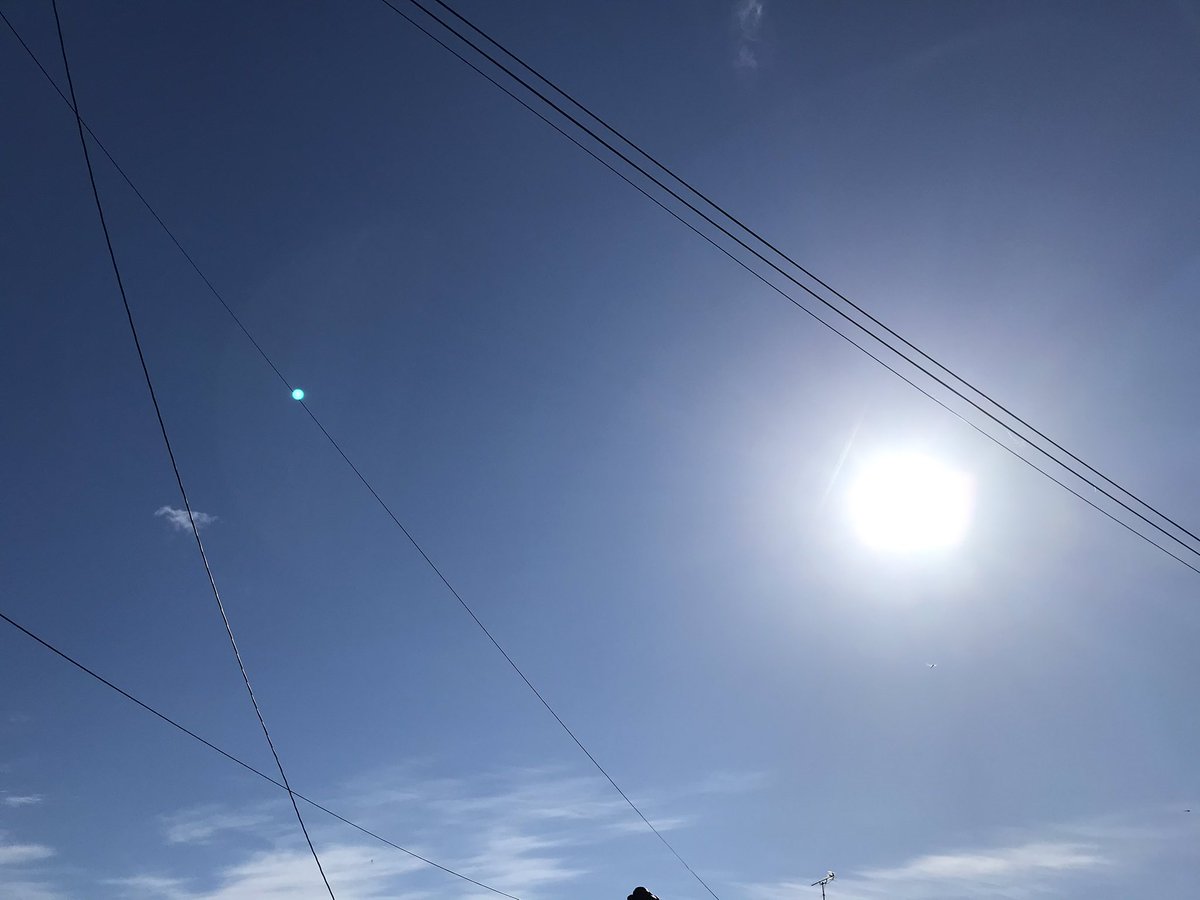 月曜日の朝
みんな急ぐ
それぞれの場所へ

今日も穏やかに過ごせますように

ぼちぼち復活します
またよろしくお願いします(*´∇｀*)