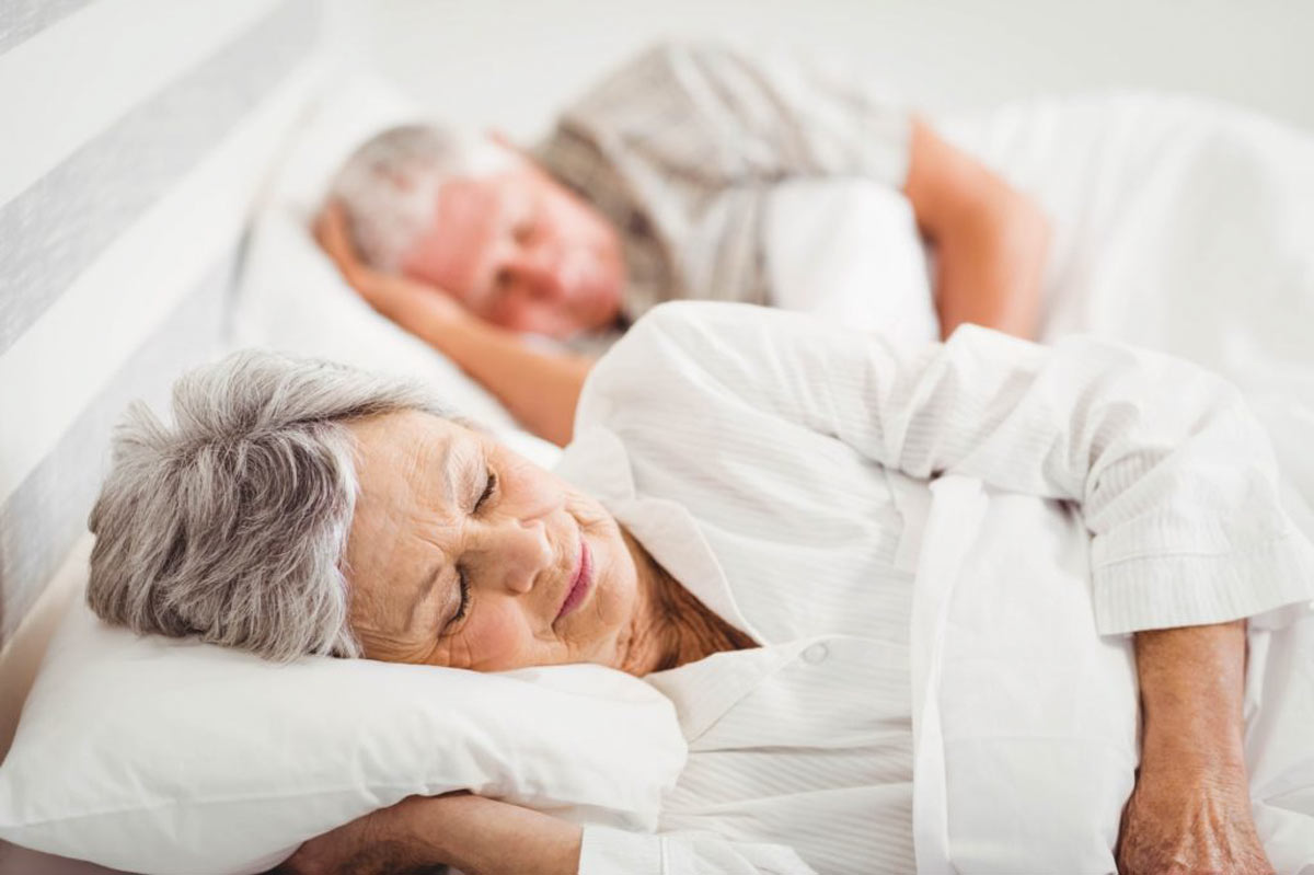 SleepZM's tweet photo. How sleep needs change as you age...#nationalgrandparentsday https://t.co/Sb6rwLoa1E https://t.co/bs3mutsBuA
