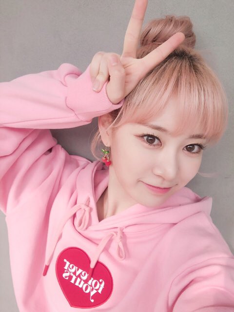 lullet_official's tweet photo. ⠀룰렛 ⋆ press 𝕤𝕥𝕒𝕣𝕥 to continue! ꗃ let's 𝗽𝗹𝗮𝘆 at [ #DEMSDB + #GETBACKDB ] 🍒

Nuestra pequeña Shizuka se vistió de rosita en honor a nuestra hermosa compañera de empresa Dems, quien finalmente hoy se encuentra debutando. Te amamos reina, mucho éxito siempre. 😚💗 https://t.co/Vmw4XFn57W