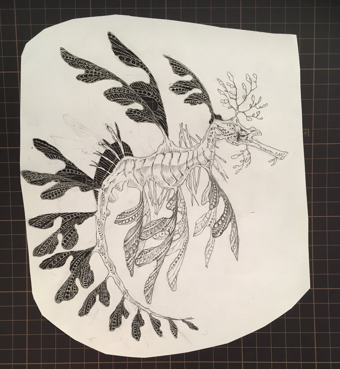 リーフィーシードラゴン
#切り絵
#途中経過 
