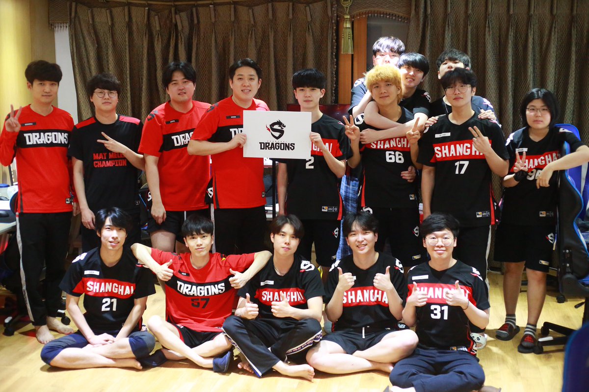 ShanghaiDragons's tweet photo. We’ve been having a great two days and we want to give back to the community that made this all possible! So we’re giving out 50 OWL token codes today, and more every day for the next week ♪( ´▽｀)

To win today:
✨Follow + RT
✨Cheer for our MVP @ow_fleta in the comments! https://t.co/szShTy3MZH
