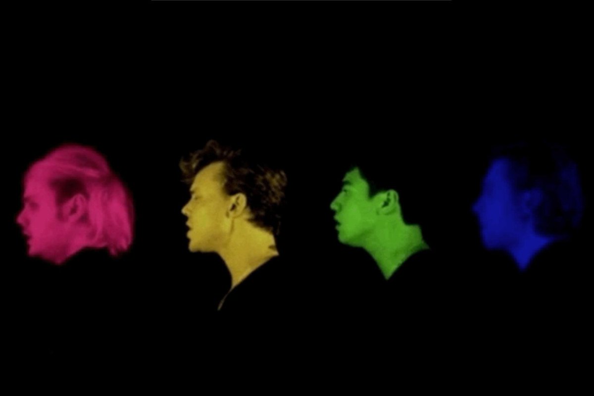 5SOSColombia's tweet photo. 𝟚 𝕒ñ𝕠𝕤 𝕕𝕖 𝕧𝕒𝕝𝕖𝕟𝕥𝕚𝕟𝕖

El 13 de septiembre del año 2018 se lanzo el video oficial de Valentine en donde Andy DeLuca y Ashton Irwin fueron los directores. 

#5sos #5sosfam #AshtonIrwin #Valentine2years https://t.co/JH9mz4pAVu