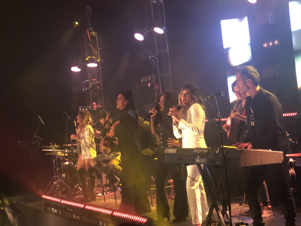 HologramaMx's tweet photo. Por primera vez, @ov7oficial hace formato acústico desde #CDMX
🎙✨ #OV730 https://t.co/JBrik8ipCa