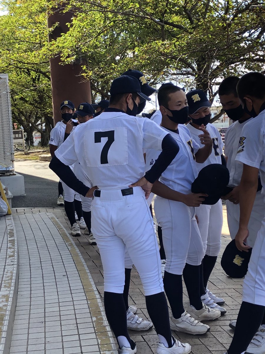 kousuke0884's tweet photo. 令和2年度山口県秋季大会・地区予選
VS豊浦高校 
序盤に失点し6点ビハインドから終わってみれば最終回に同点に追いつかれ、その裏にサヨナラ勝ちという、まさにルーズヴェルトゲームでした！今日の勝ちを次に繋げて頑張れ👍 https://t.co/IVg31wUspW