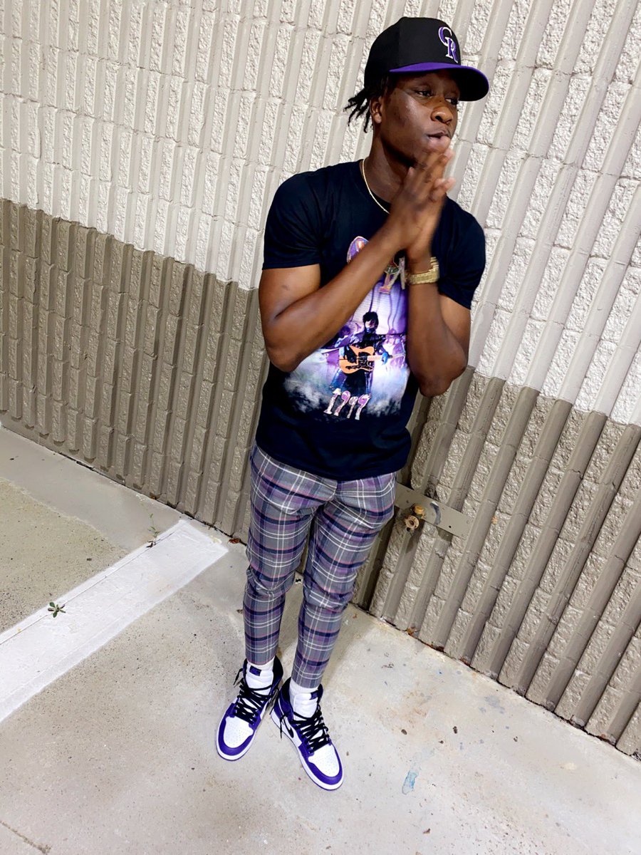 xaiyhir's tweet photo. yeah i’m still young but yeen did what i did 😴☔️ https://t.co/l65mz7shQc