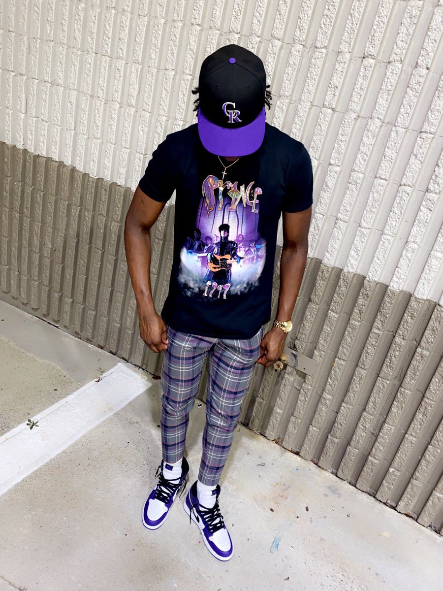 xaiyhir's tweet photo. yeah i’m still young but yeen did what i did 😴☔️ https://t.co/l65mz7shQc