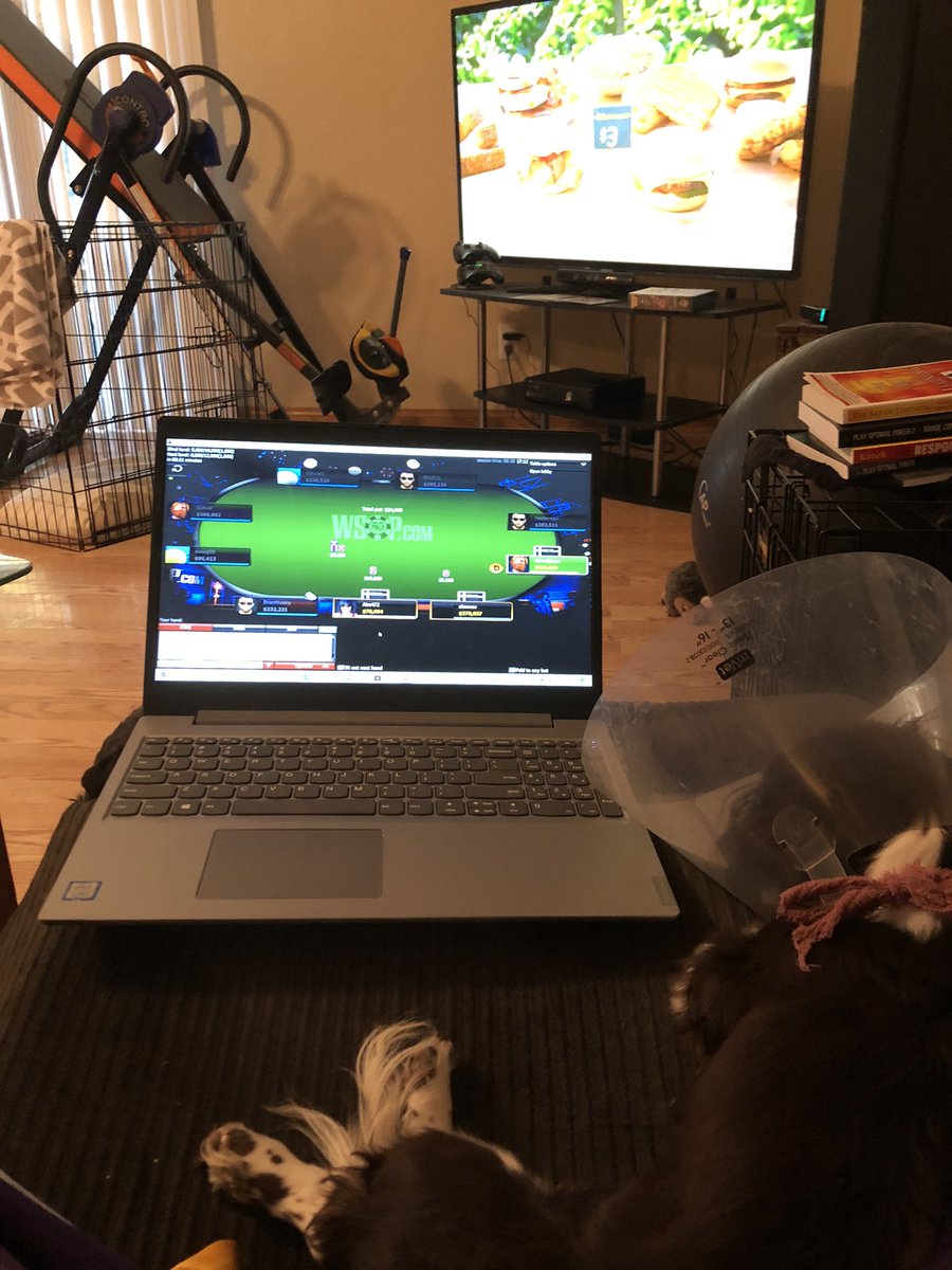 Smalleyvegas's tweet photo. Football, Little cone fur bear, and #FinalTableHype in the 1200 gtd 4th in chips 9 left, piles of Chee$e to stack
LFG!!! https://t.co/b9rmDIl0mk