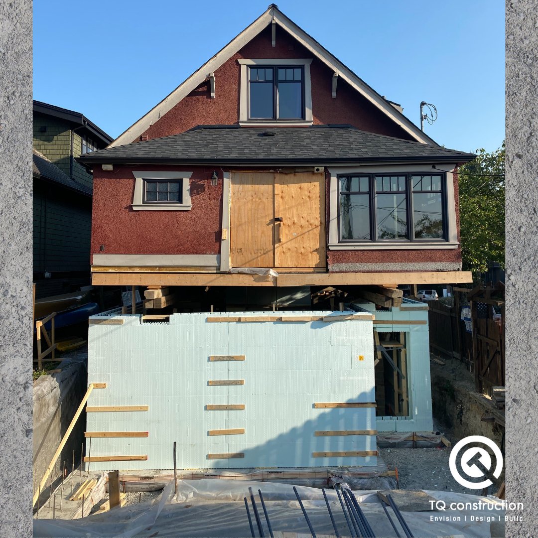 TQConstruction's tweet image. Quick progress in 1 week for TQ's 2.5 storey #characterhome #Vancouverhouselift 😲Foundation is shaping up thanks to @nuduraicf @HelixSteel Feels like large size #Legoblocks clicking together in a few hours?! 😉🏡 TQCon.at/Consult #constructionsite #houseraising #houselift