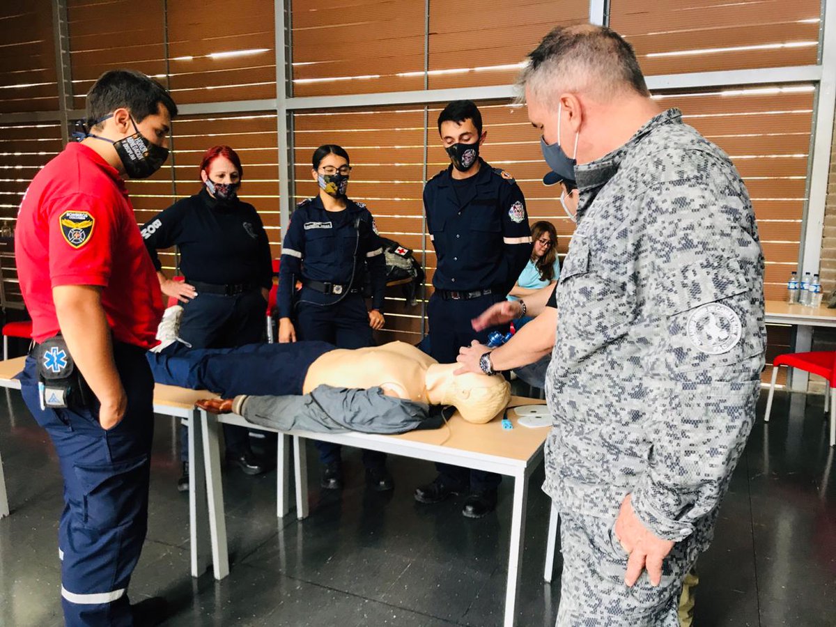 bomberoelretiro's tweet photo. Hoy nuestros bomberos  con el apoyo del equipo de profesionales de #COAMI del @cacom5 participaron en el taller de RCCP.  Cada día nos preparamos la respuesta a emergencias en @elretiroant con un servicio de calidad. Muchas gracias @FuerzaAereaCol. https://t.co/rLPZwCokg3