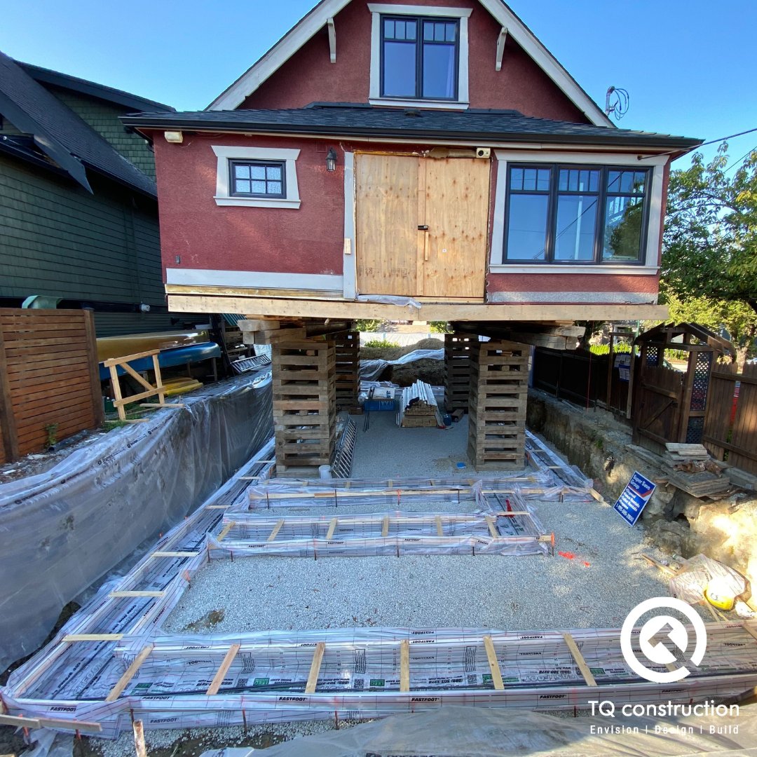 TQConstruction's tweet image. Quick progress in 1 week for TQ's 2.5 storey #characterhome #Vancouverhouselift 😲Foundation is shaping up thanks to @nuduraicf @HelixSteel Feels like large size #Legoblocks clicking together in a few hours?! 😉🏡 TQCon.at/Consult #constructionsite #houseraising #houselift