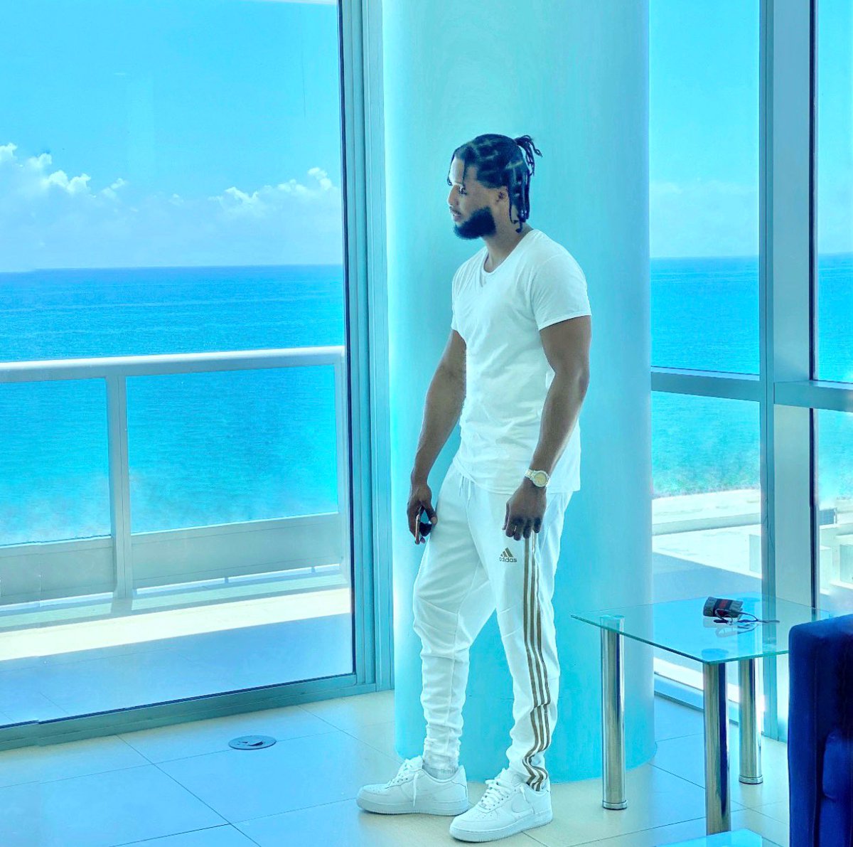 Clear4Takeoff_'s tweet photo. Perfect Way To Wrap Up The Album...Dropping It Any Day!!🔥🔥🔥🛫 #CFT3 #AMG https://t.co/zRCJF1iHTb