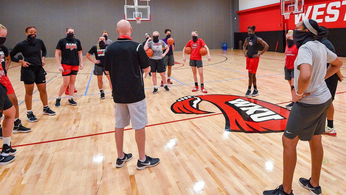 LadyTopperHoops's tweet photo. We got after it today 💪 

#GoTops https://t.co/Tl11Oia9Wv