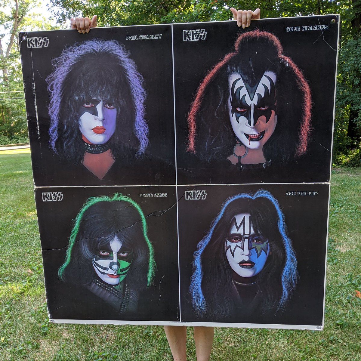 VIPmusicbiz's tweet photo. Huge @kiss solo albums record store display from 1978. @genesimmons @PaulStanleyLive @ace_frehley https://t.co/yGAJHOXX0c