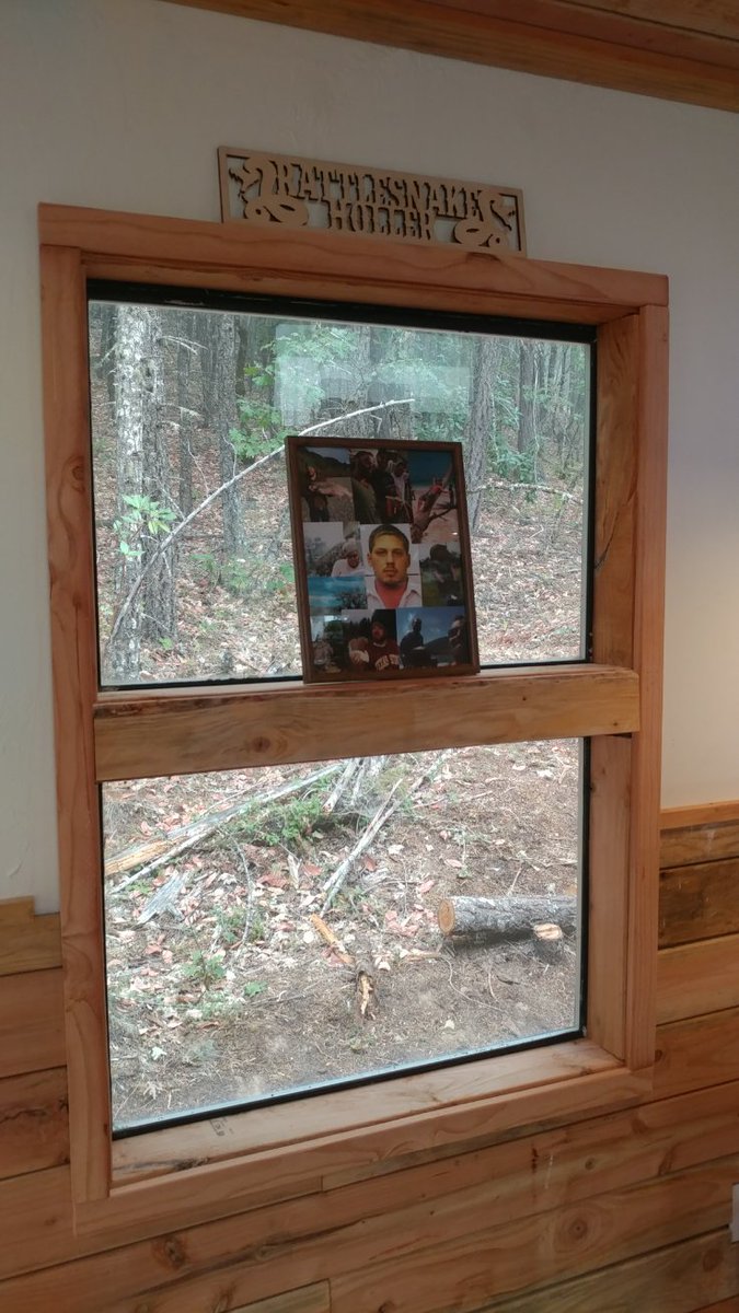 RealPhilipLee's tweet photo. Worked on interior of the #FortHouse today!
Soooooo close to move-in for the Meat Fam!
Got J$ a nice resting spot. 🙏
#StrongAs10Dogs #DIYLife #JustDoYou https://t.co/ahGUBiTTwb