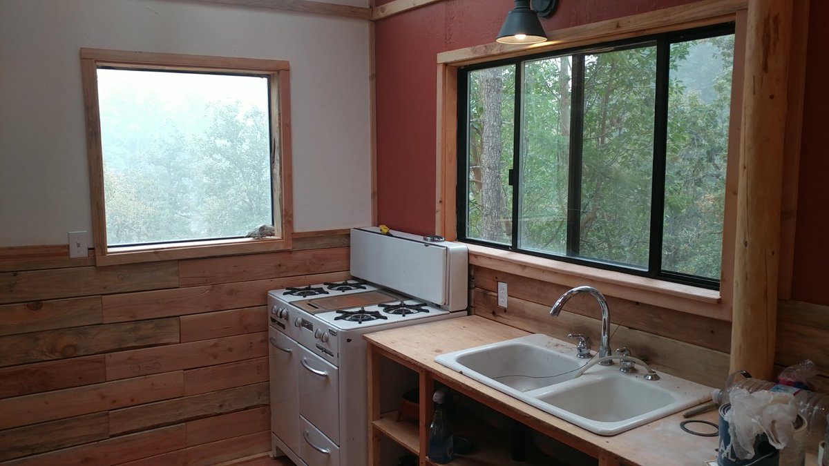 RealPhilipLee's tweet photo. Worked on interior of the #FortHouse today!
Soooooo close to move-in for the Meat Fam!
Got J$ a nice resting spot. 🙏
#StrongAs10Dogs #DIYLife #JustDoYou https://t.co/ahGUBiTTwb