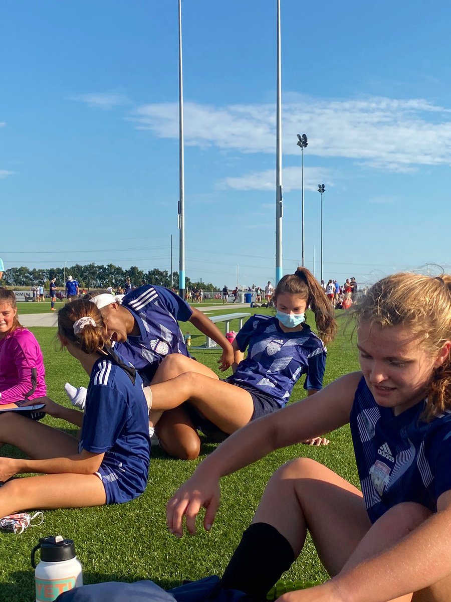 DrSpringer12301's tweet photo. Amazing things happen when you play to the whistle!  These girls came from behind with :27 left and put in the go ahead goal!  2-1 W #noquit #STARSPROUD ⚽️🌟♥️ https://t.co/lsg47r1JD6