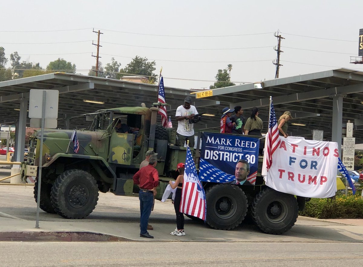 CovfefeKatie's tweet photo. Rally in the Valley with @MarkReed1776 #California #sanfernandovalley #MarkReed #CA30 https://t.co/JrfWsNl9eG #Election2020 https://t.co/OI79VyhCXS