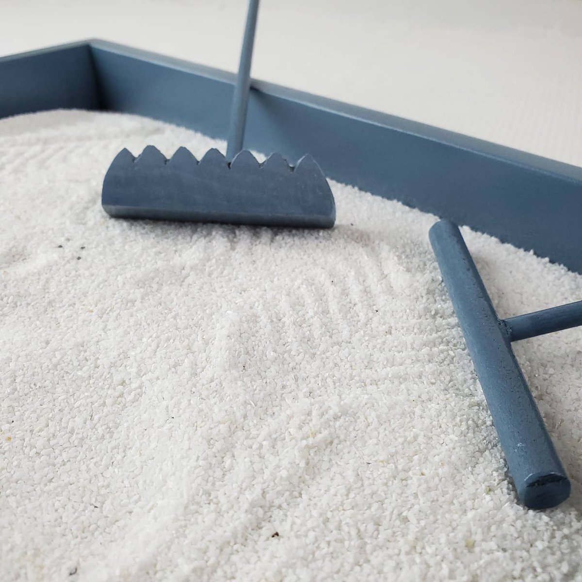 defiantartsco's tweet image. Blue Zen-Fidget box and custom tools.

#woodshop #woodworking #woodworkersofinstagram #woodworker #woodart #woodworkingshop #cabinetmaker #carpenter #woodcraft #furnituremaker #craftsman #epoxyart #resinart #epoxy #resin  #mainewoodworker #mainelife #mainely