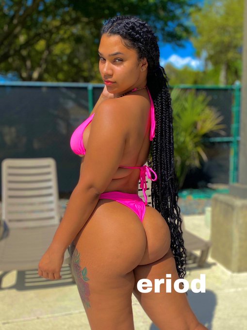 Watch little miss make it happen 💕🫧's leaked NSFW photo on TwXstars