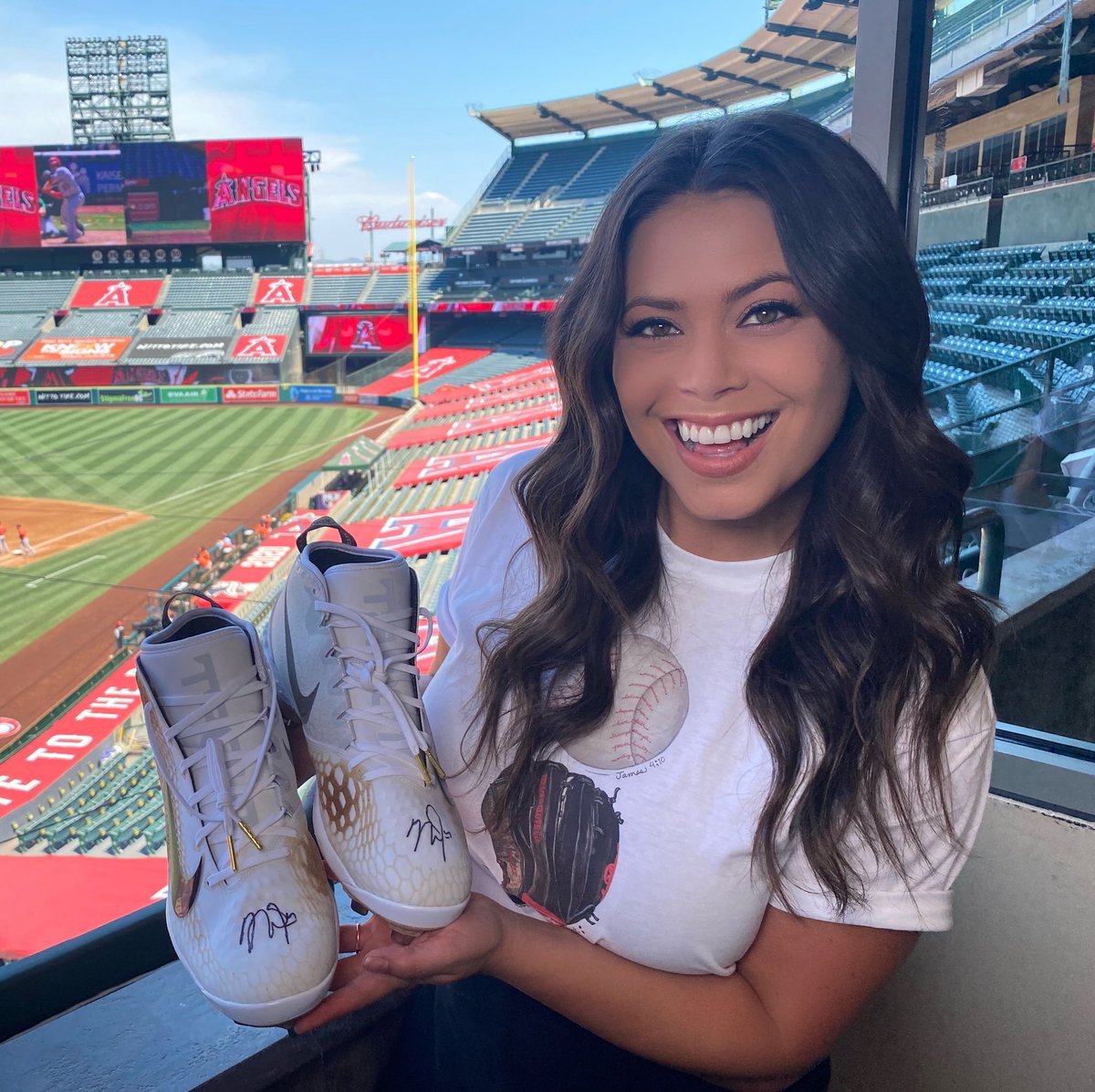 Wanna win a pair of @MikeTrout autographed cleats?! All you have to do is tweet a photo or video that shows the message 'Individually we are strong and together we are stronger' And use the hashtags #SuicidePreventionWeek2020 & #TogetherWeAreStronger ❤️