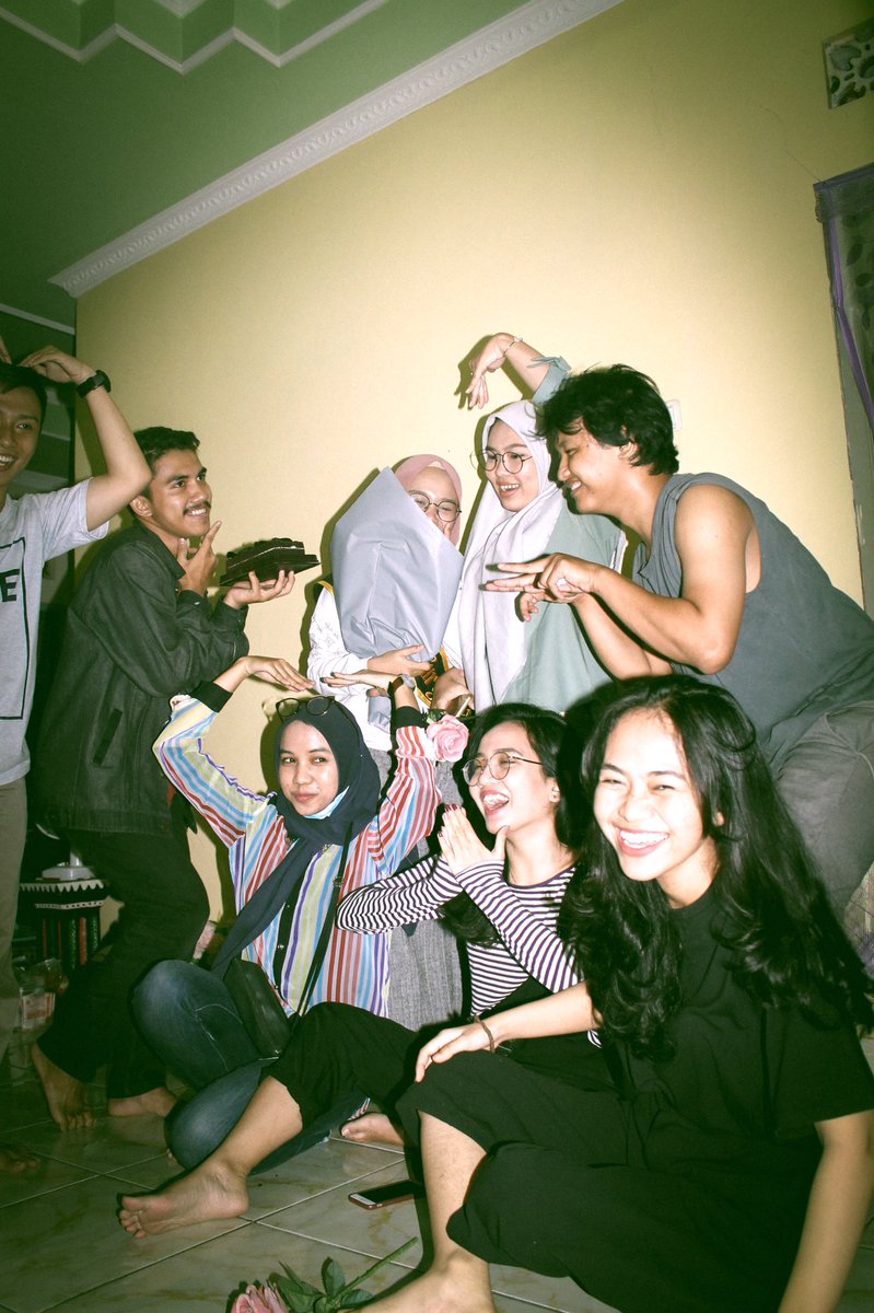 karinnt_'s tweet photo. definition of happiness https://t.co/wxUJ81ZEVz