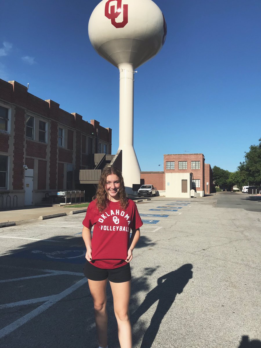 Chloe Kaminski tweet media
