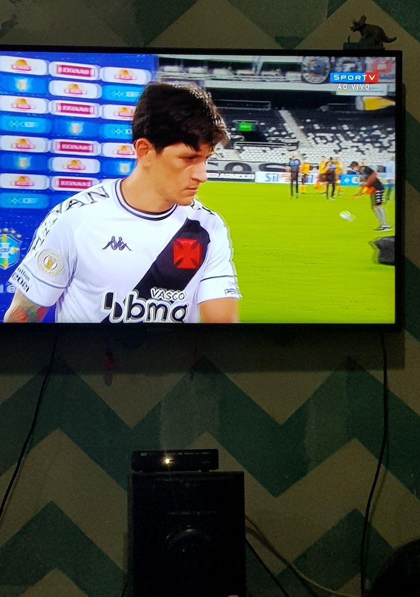 JuniorMax1's tweet photo. Isso aqui é Vasco.
Raiz é ser Vasco 

#hojetemgoldoribamar
#cano
#igor
#fernandomiguel

#VascoDaGama
#botxvasnosportv https://t.co/GxJuOL6dxT