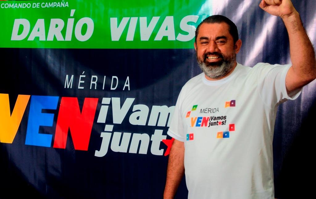 SuarezYeymi's tweet photo. #13Sep juramentado Comando de Campaña #DarioVivas en #Merida, rumbo a la Gran Victoria de este #6D ganan los de CHAVEZ, nosotros Venceremos #AN #VenVamosJuntos @JEHYSONGUZMAN @MervinMaldonad0 @dcabellor @RamonLoboMPsuv https://t.co/HfN5TFGZNy