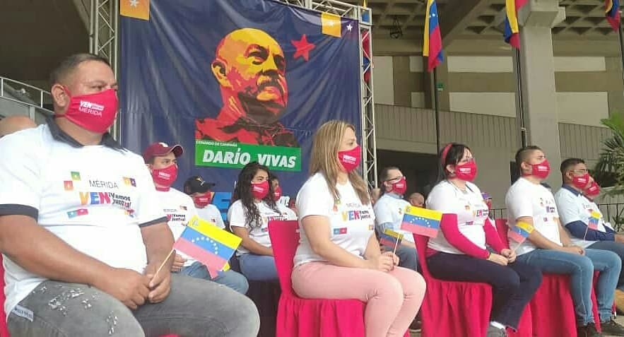 SuarezYeymi's tweet photo. #13Sep juramentado Comando de Campaña #DarioVivas en #Merida, rumbo a la Gran Victoria de este #6D ganan los de CHAVEZ, nosotros Venceremos #AN #VenVamosJuntos @JEHYSONGUZMAN @MervinMaldonad0 @dcabellor @RamonLoboMPsuv https://t.co/HfN5TFGZNy