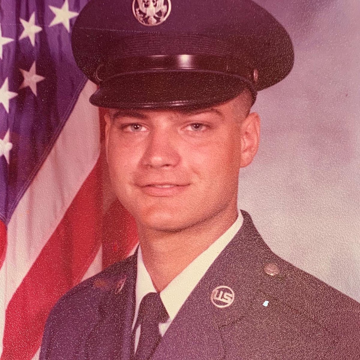 jcalebcook1's tweet photo. We got to celebrate my dad for 39 years of service today! Officially retired! #SMSgt #USAF https://t.co/aIAAp5ykTF