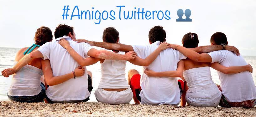 Круг дружбы. В кругу самых близких друзей. Люди стоят в кругу. В кругу друзей. Молодежь в кругу.