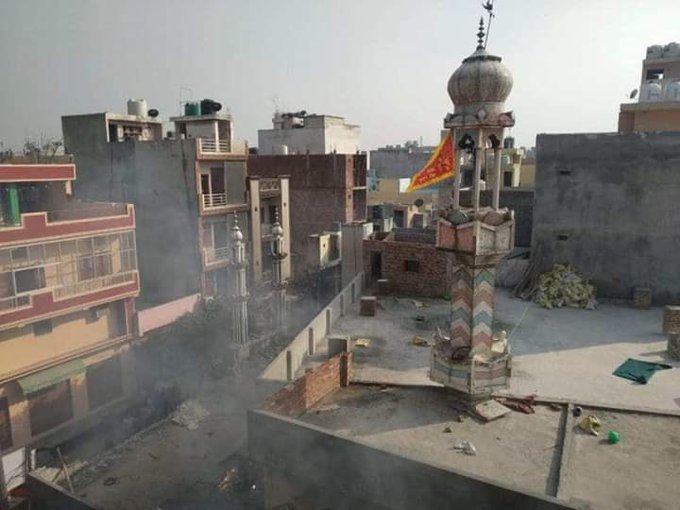 Ashraf__zeya's tweet photo. अब  कहाँ  ढूंढने  जाओगे   हमारे   क़ातिल 
आप तो क़त्ल का इलज़ाम हमीं पर रख दो
~@rahatindori~
#DelhiRiots2020
#StandWithUmarKhalid
#ReleaseUmarKhalid https://t.co/JIpm2mUzMx