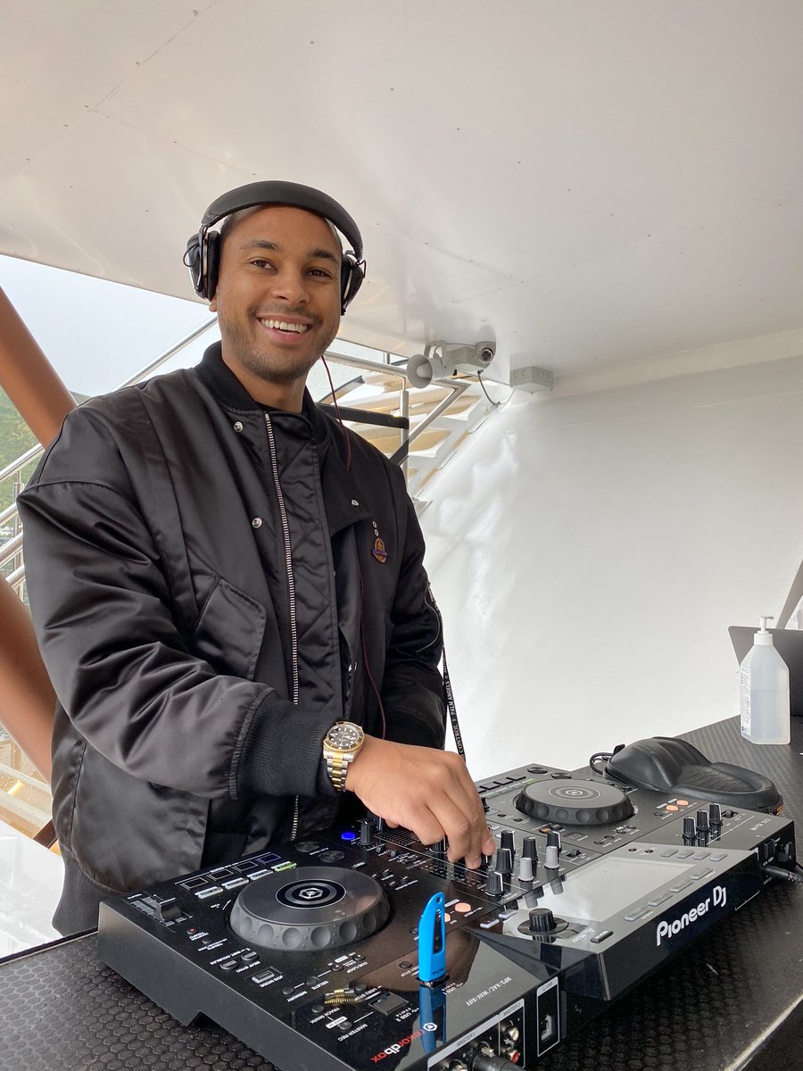 AteaNorge's tweet image. Kun få minutter igjen til vi braker løs LIVE fra Tromsø! 🚀 Det er fortsatt mulighet til å melde seg på Community, årets største tech-event 👉 atea.no/arrangementer/… #ateacommunity