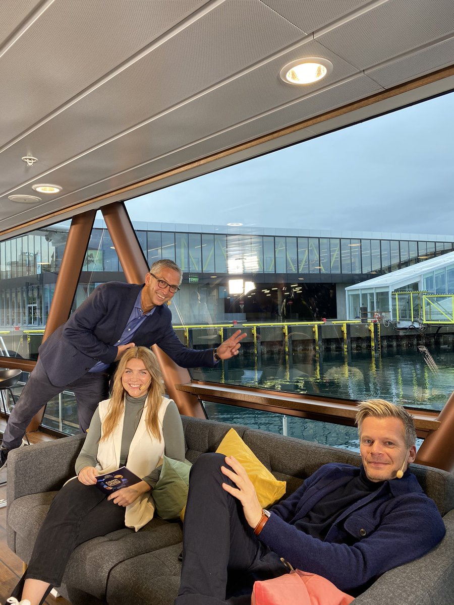 AteaNorge's tweet image. Kun få minutter igjen til vi braker løs LIVE fra Tromsø! 🚀 Det er fortsatt mulighet til å melde seg på Community, årets største tech-event 👉 atea.no/arrangementer/… #ateacommunity