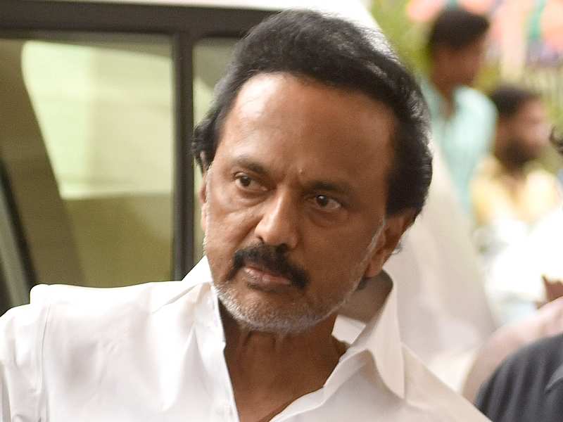 Pandidurai274's tweet photo. எப்ப பிணம் விழும் அதை வைத்து சாப்பிடலாம்னு காத்திருந்தால் அது பிணம் தின்னி கழுகு....

எப்ப பிணம் விழும் அதை வைத்து அரசியல் செய்யலாம்னு காத்திருந்தால் அது பிணம் தின்னி திமுக...!!! https://t.co/exuNIpQn4A