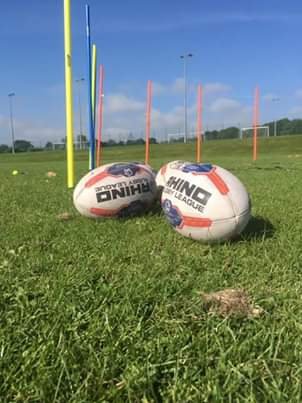 tim_jones3's tweet photo. Love RL, in year 11 or 10 and fancy something new.... Well @WakefieldHawks u15s (2021 u16s) is the place to be. Training tonight 6.30pm #playwithasmile #rlskills #team @WTrinityRL @WTComFoundation @ketthighschool @OssettAcademy @DewsburyRams @ShelleyCollege @Giantsrl @hncrl15 https://t.co/f4eaMwnAyB