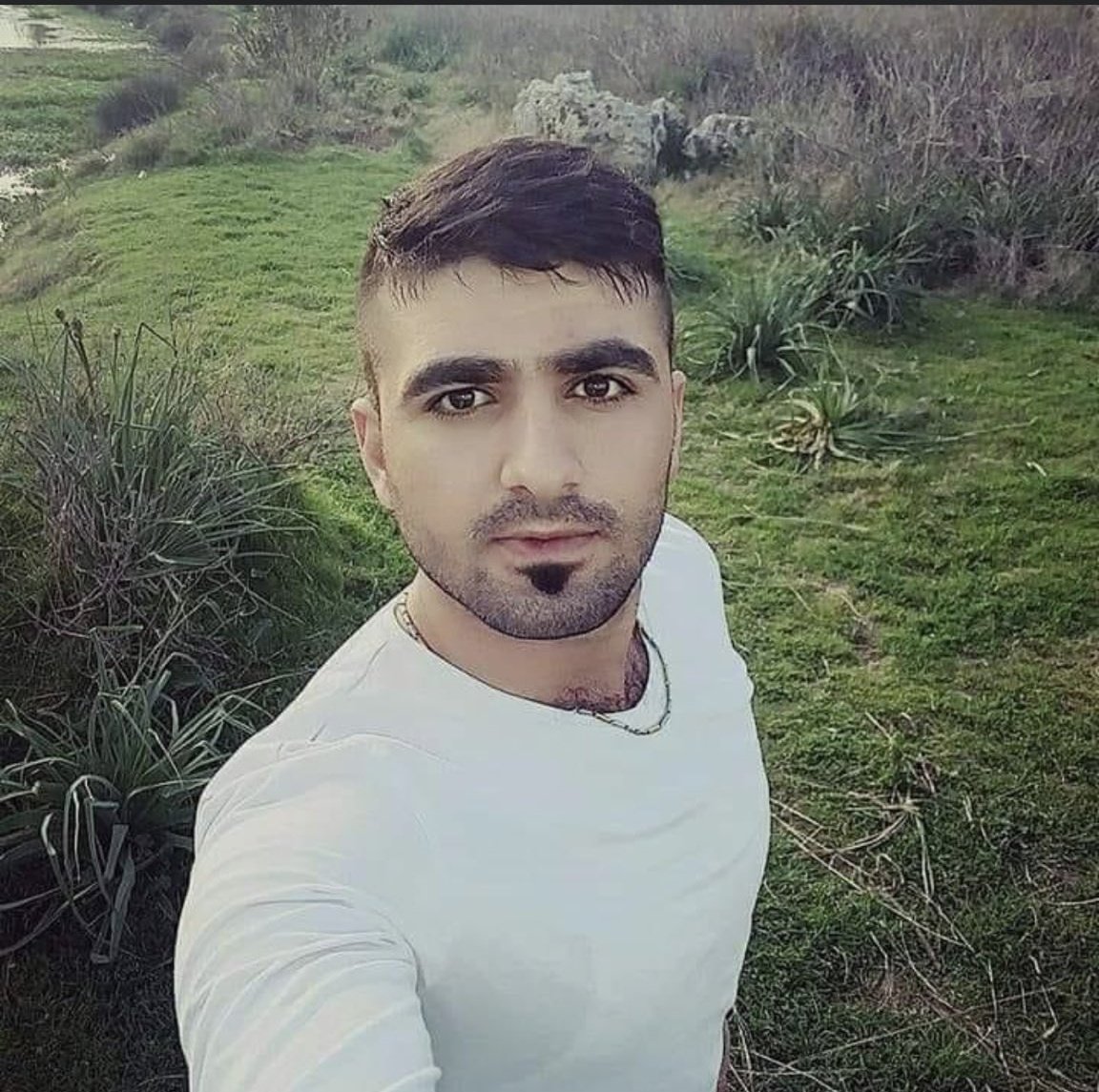 Bu Dünya güzeli çocuklara nasıl kıydınız
Ne yoksulluk bu Kürt çocuklarının kaderi olmalı
Ne de öldürülmek.
İnsan misafirlerini öldürür mü ya