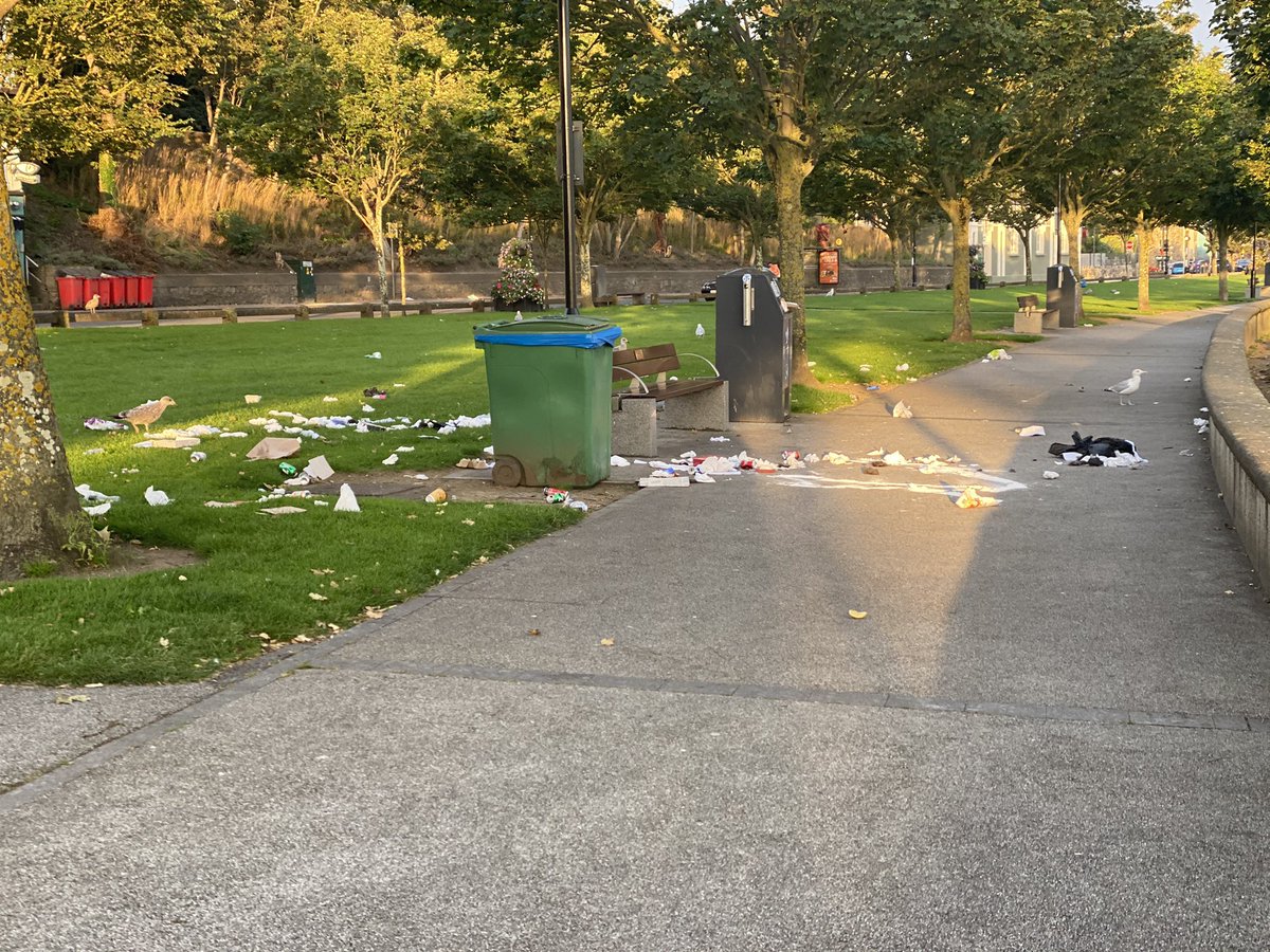 Howth on a Monday morning following a busy weekend. More bins are needed around the piers, particularly from April to October.          <a href="/Fingalcoco/">Fingal County Council</a> <a href="/AoibhinnTormey/">Cllr. Aoibhinn Tormey</a> <a href="/hopkins_joan/">Cllr. Joan Hopkins</a> <a href="/jguerin11/">Jimmy Guerin</a>