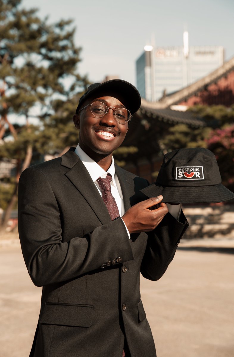 papesanvlog's tweet photo. JEU CONCOURS ! Gagne le produit de ton choix de ma nouvelle collection 🔥🔥
Pour participer rien de plus simple, il te suffit de me FOLLOW et de RT ce post ! Résultats du concours le 21 septembre 🙏🏿 
Pour voir les produits: https://t.co/OdPKTU6K1g https://t.co/8TKRJYACjz