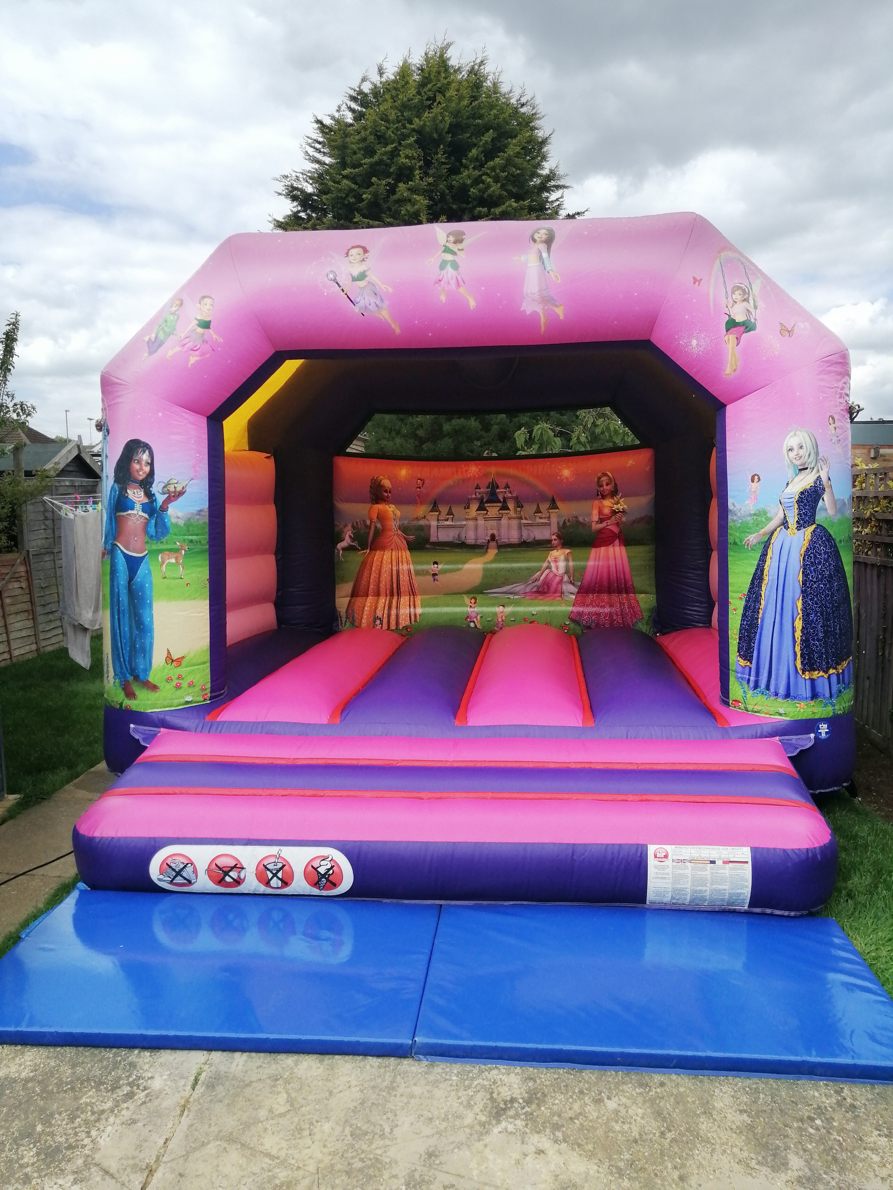 Mega Bounce Park (Megabouncepark) / Twitter