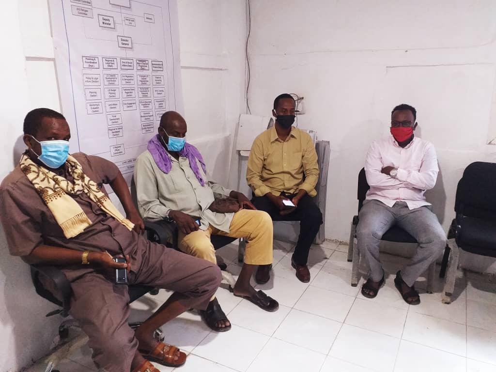 MOIJS_somalia's tweet image. #MOILG-JSS unveiled the opening tender for the purchase of covid-19 materials and renovation of some institutions,All the bidders were present to witness the event.The procurement committee is set to select four(4) successful companies keeping all factors constant.#STOPCORONA