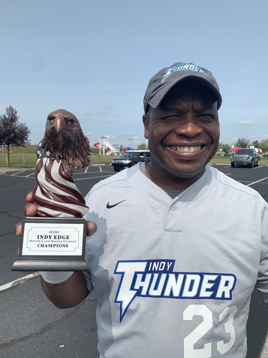 thunder_23book's tweet photo. @thunderbeepball @calabro13sports @ChrisHaganIndy  @JMV1070  the Indy thunder captures another tourney ! Few individual awards Erik Rodriguez Def MVP Kyle Lewis Off MVP Erik, Tyler, Corion all Off tourney team thunder 14-6 over Indy Edge today https://t.co/KhjjVXUaz5