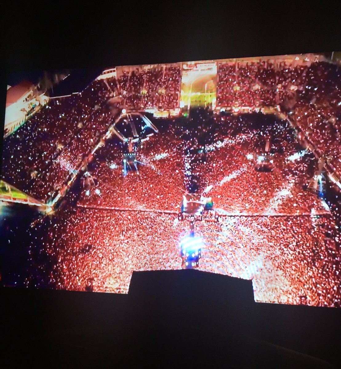 SomosFDC1's tweet photo. Extraño ir a conciertos rodeado de más de 60,000 personas unidas por un mismo sentimiento 🎶💙🥺

¡Gran concierto de @LADecadentes! 👏🏻 https://t.co/oLpMlm6OeG