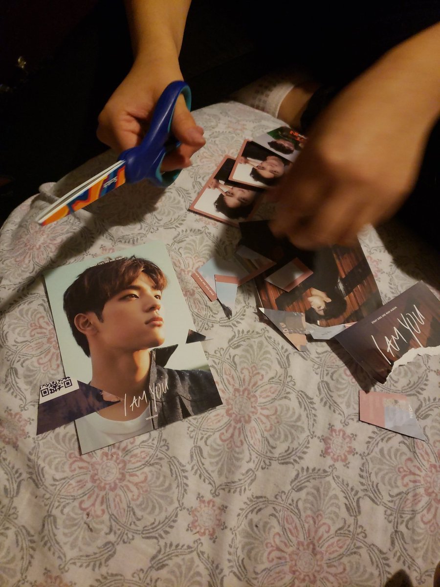 cosmicturtle23's tweet photo. AHHAHA SNIP SNIP BITCH @RosioGonzalez5 #woojinisoverparty #woojingoingtojailparty https://t.co/nz1Ffq4UGA