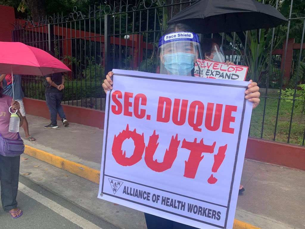 PS_USTSHS's tweet photo. TIGNAN: Nagkaisa ang ilang progresibong grupo sa pagkilos at pagtutol sa budget ng Office of the President na ginagamit sa pamamasismo, pagpapahirap at korapsyon habang isinasagawa ang budget hearing sa House of Representatives.
#DuqueOutNow
#OustDuterte https://t.co/QDIDRqXqgQ